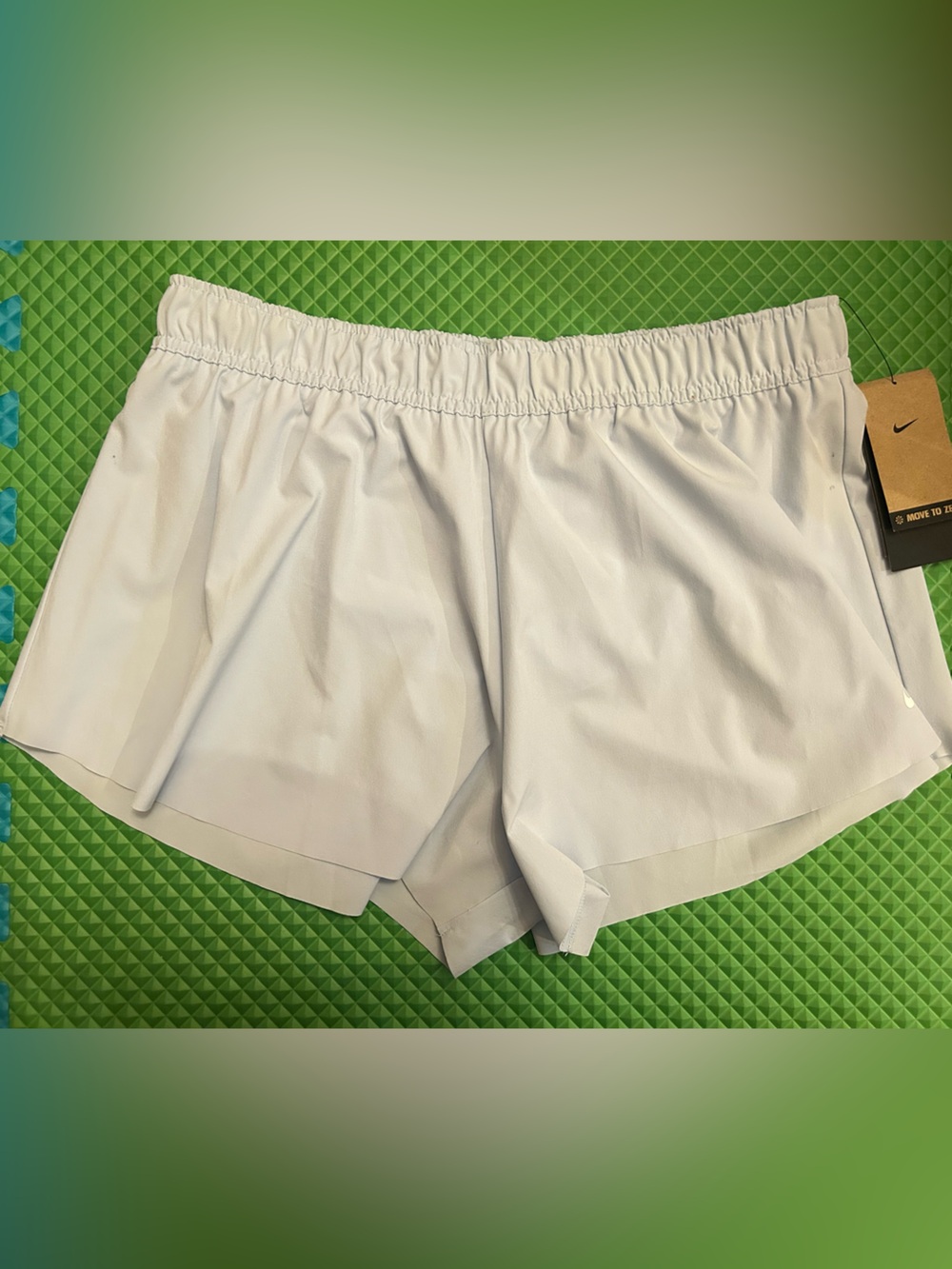 (NWT) Nike Women's One Dri-FIT Mid-Rise Shorts 3 In